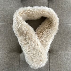 Uniqlo Fur Neck Wrap